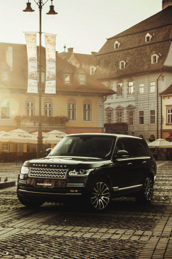 italian-luxury:  Range Rover 