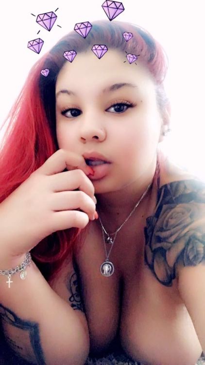 curvy-sexican:  Damn!!! T-n-A!!!
