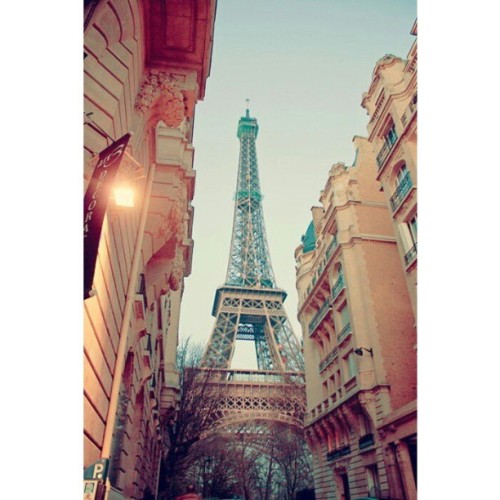 #paris ♥♡. Source: #pinterest #sweet #lovely #europe #instaplace #insta_daily #gf_daily #weheartit #