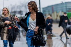 alexachung:     Alexa Chung outside Emilia