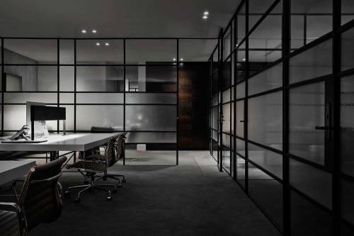 creativetopography:  dramatic space | Mortgage Choice Workspace in Melbourne, Australia by b.e architecture 
