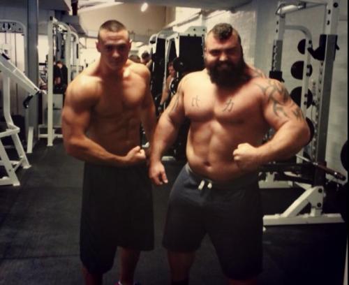 furonmuscle:Not particularly furry but he’s HUGE and he’s got that HUGE beard! UK strongman Eddie Ha