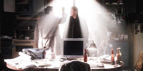 inacatastrophicmind:  Every season’s last Destiel touch.