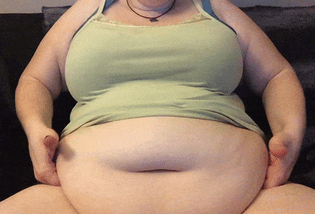 bigambercrystal: Jiggling, shaking, big fat belly… so hungry, please come feed me?