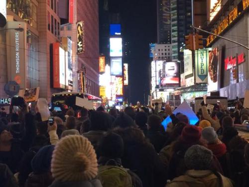 socialjusticekoolaid:  It Stops Today (Dec/4-5/14): Coast to coast— in Seattle, DC, Oakland, Ferguson, Dallas, Philly, Boston, Phoenix, Chicago, NYC— tens of thousands protested police brutality in America. In short, they shut it down. Incredible.