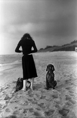 last-picture-show:      Henri Cartier-Bresson, Isabelle Huppert, 1966