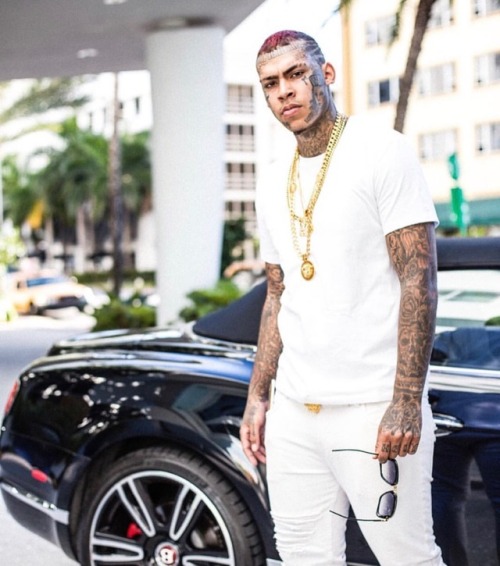 itscelebrixxxtiez:  Ink monster  Peep more naked celebrities at http://itscelebrixxxtiez.com