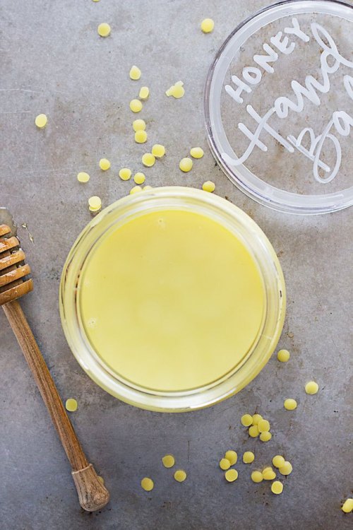 Learn how to make this rich honey hand balm for your dry skinWhat you’ll need:¼ cup coconut oil¼ cup