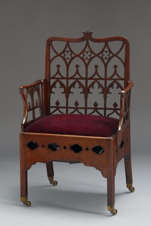 Library chair with steps, in the manner of Thomas Chippendale, 1750. Mahogany, velvet. England. Muse