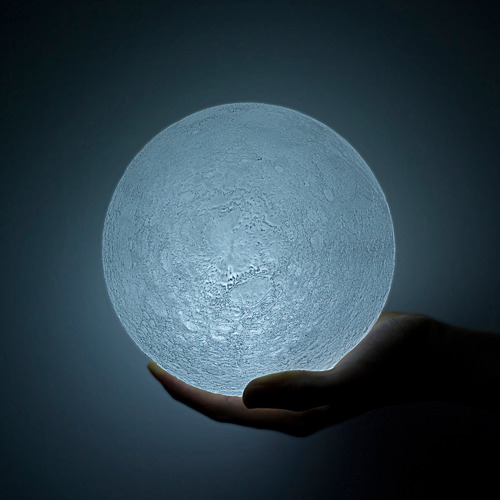 fer1972:  The Moon by Nosigner: A topographically-accurate LED light that was created based on data retrieved from the Japanese lunar orbiter spacecraft Kaguya.