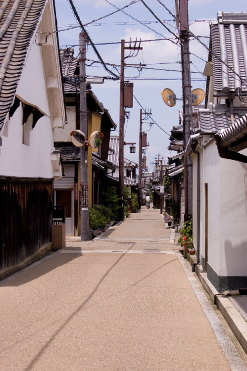 street view in Imai-cho Looking down a street in Imai-cho.By : non-euclidean photography