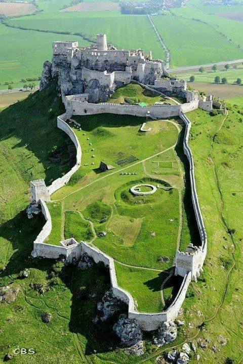 nordicsublime:ancientorigins:Spiš Castle in eastern SlovakiaMinas Tirith