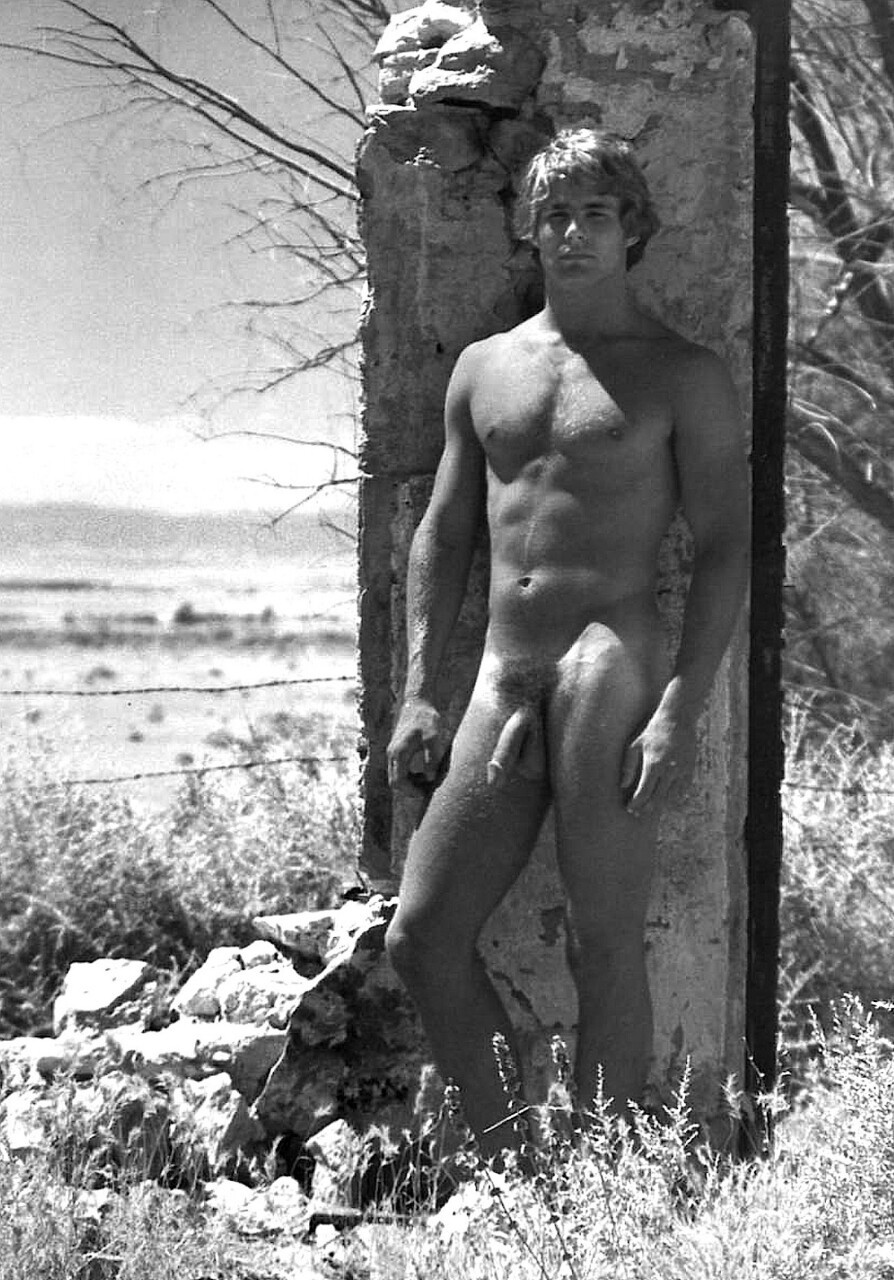 maleanatomy101:  #IfIHadaBigPenis   I have a gym membership. You say you’re a photographer.