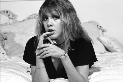 twixnmix: Stevie Nicks photographed by Ken Regan in her bedroom for People Magazine’s 25 Most Intrig