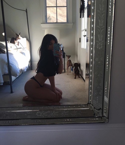 yeezauss:YEEZAUSS. adult photos