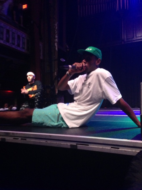 bitcheswholoveoddfuture:  Looking all cute
