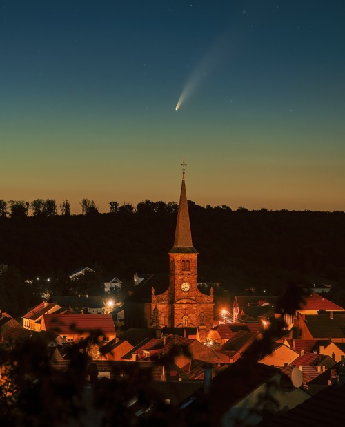 Comet NEOWISE - July 7, 2020Credit:Sebastian Voltmer
