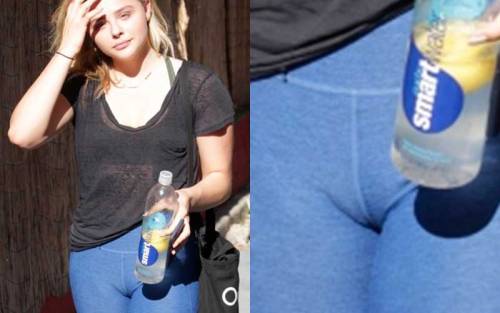 Porn Pics starprivate:  Chloe Moretz does another cameltoe