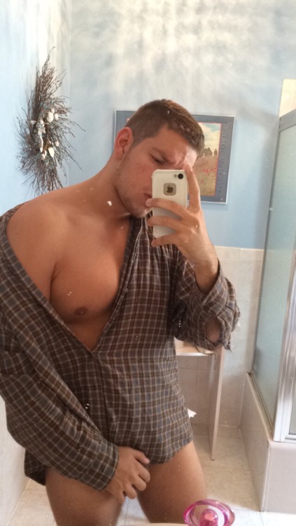 paulrightythen: fuckyoubateman:  What you’ll see every morning if you live with me  Marry me.