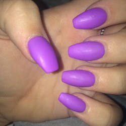 fancyacrylicnails:  New nails 😍matte purple