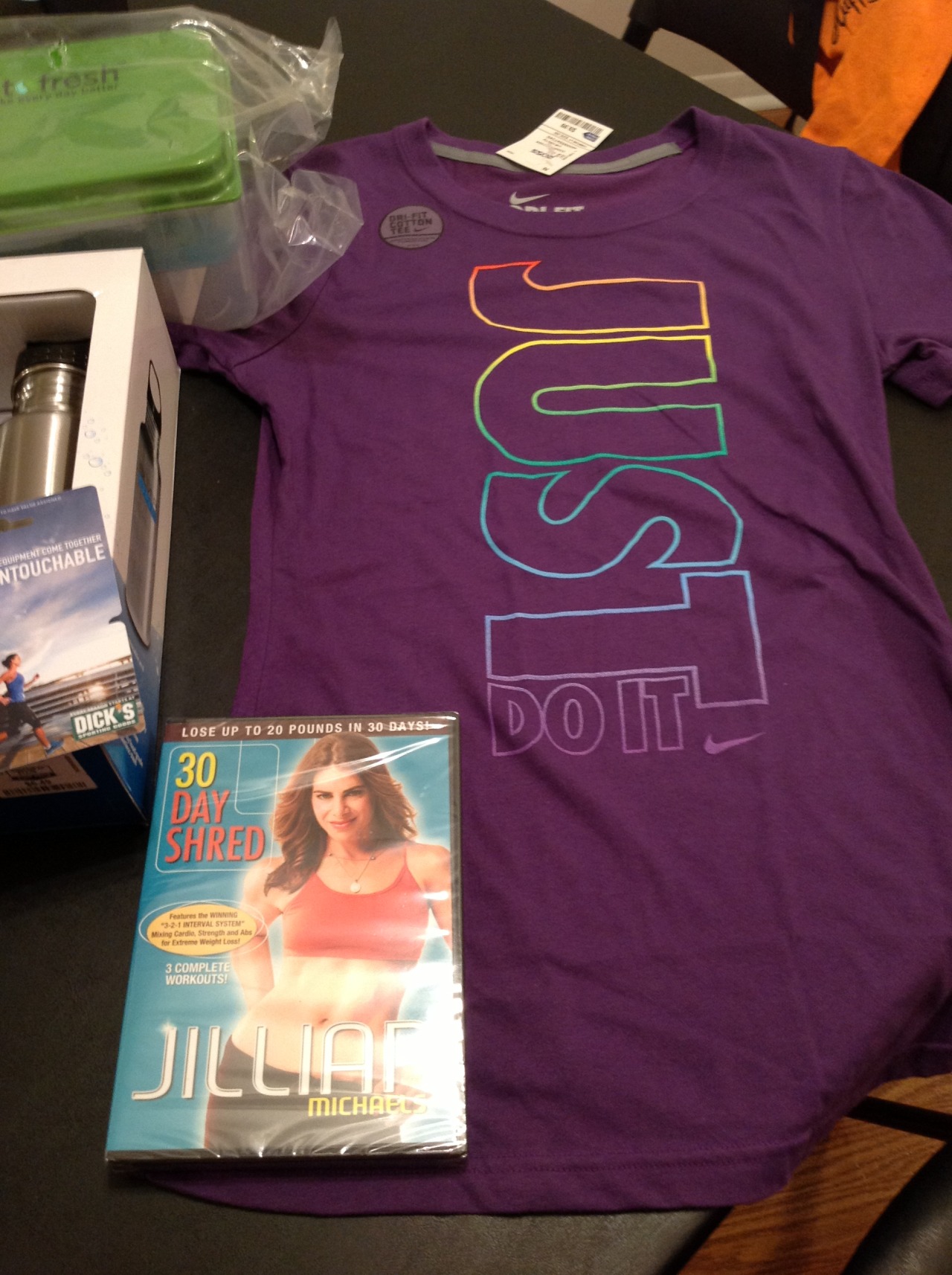 glitch13test:  imgonnamakeachange: NATASHA’S FITBLR GIVEAWAY I know you guys have