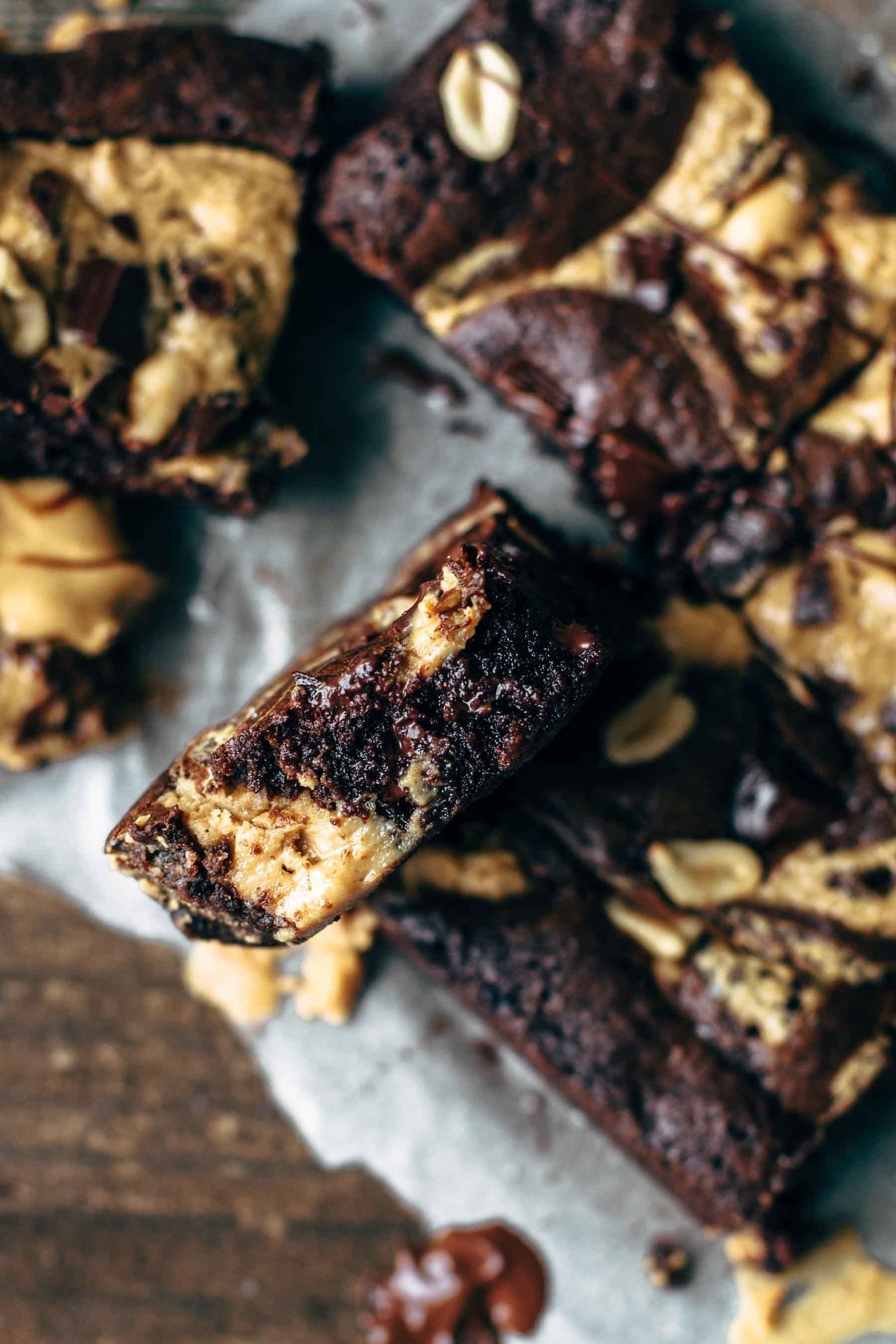 sweetoothgirl:  THE BEST PEANUT BUTTER BROWNIES RECIPE