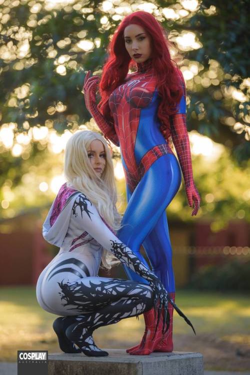 steam-and-pleasure:Gwenom and Spider MJ from Marvel.Cosplayers: Akaami Cosplay & Beke CosplayPho