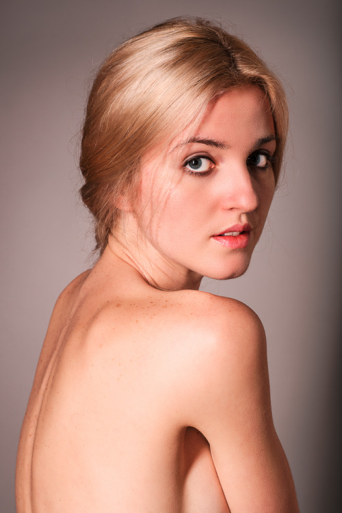experimentsofjane:  ph jmOncall model Jane CoggerParis