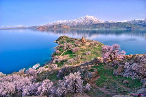 leradr:Akhtamar island.. Lake Van, Armenia