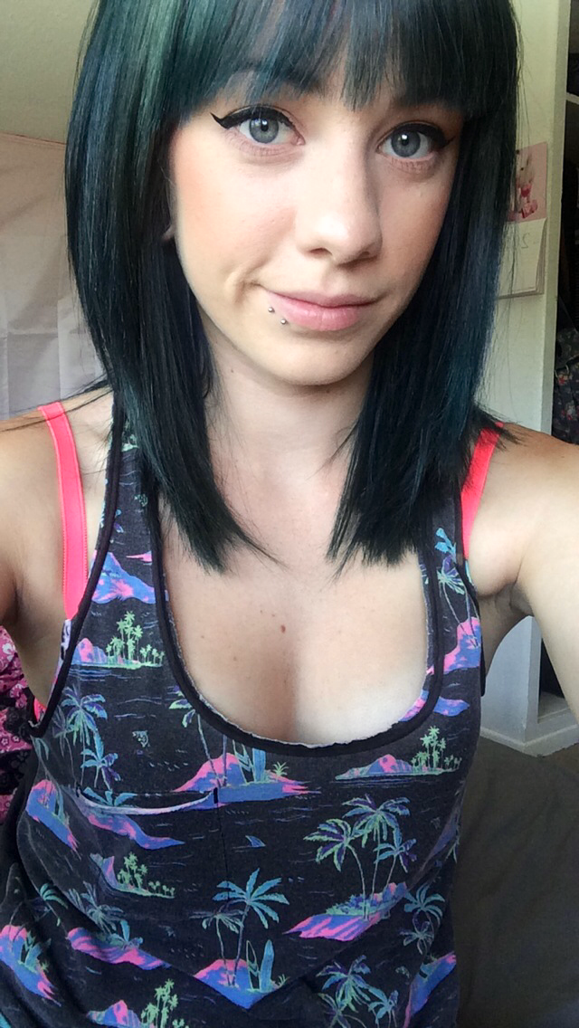 hungrymermaid:  hungrymermaid:  😐  this was good hair rip 