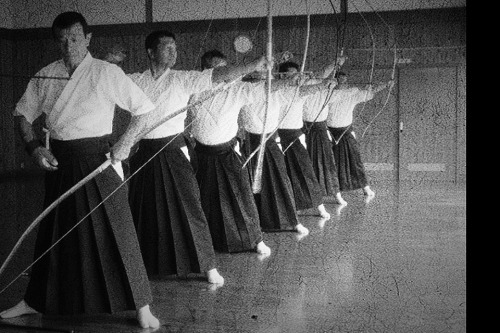 Kyudo Traditional military art Player population is 130000 in Japan takanabe-kyudo.jimdo.com/