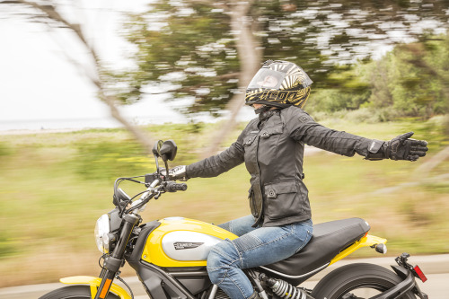 Behind the scenes goodness and full gallery from the Motorcyclist Magazine + MotoLady Scrambler Duca