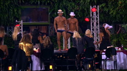 cooperquinn:  Ed and Matt stripping. AJHSDAJHVDLADALDASDA  Fucking hell Ed is so hot, that arse! hottest guy on Big brother ever! maybe even Dino! 