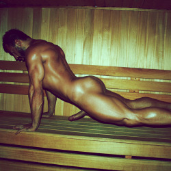 musclegalore:  Meet me in the sauna! Locker