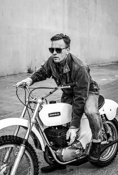 bilyrusso:EWAN McGREGOR photographed by Lorenzo Agius , 2012 ASJKLFJSLKFJ ESTE SEÑOR, PAR FAVÁH ♥