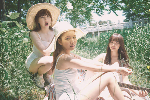 i-dont-wanna-eat-with-that-hyung:GFRIEND ; Flower Bud Photo Teaser