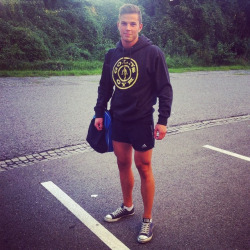 guysinshortshorts.tumblr.com post 140929423010