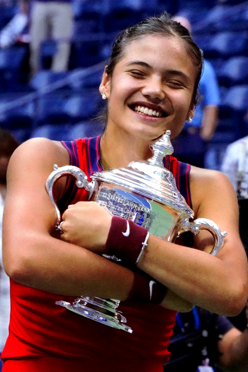 leocuccittini: EMMA RADUCANU2021 US Open Finals - 11 Sept 2021©Timothy A. Clary/AFP/Getty Imag