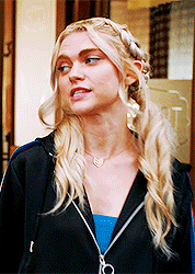 hrt4you:Being a girl gives you so many more wonderful hairstyle choices.  Admit