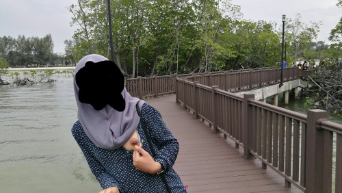 gagahberani:  superzombie10:  Selak sikit  Nen main cak2