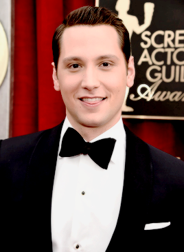 welton-lasso:  The cast of OITNB on the red carpet for the 21st Annual SAG Awards