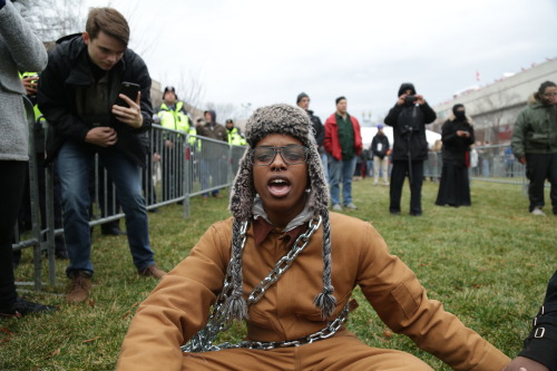 the-movemnt: 26 stunning photos show Black Lives Matter protesters making waves at the inauguration