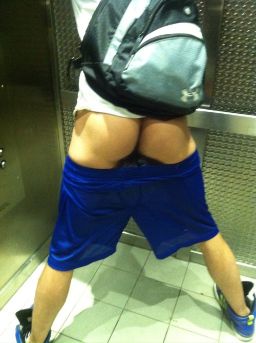 yoloswagto:  Freeballin'’ around town…