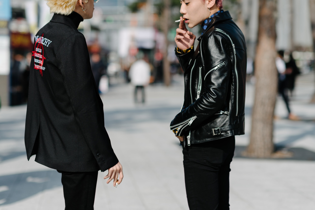vivianefashion: Seoul Fashion Week - Street Fashion   Follow VF for more !!! 