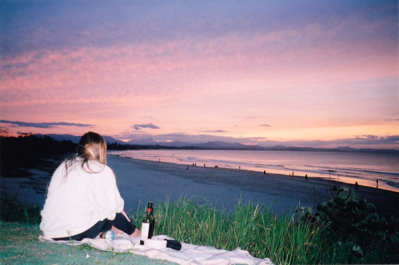 vineayl:  neukt:  Daisy. A girl as sweet as her name. This was last night, the sunset
