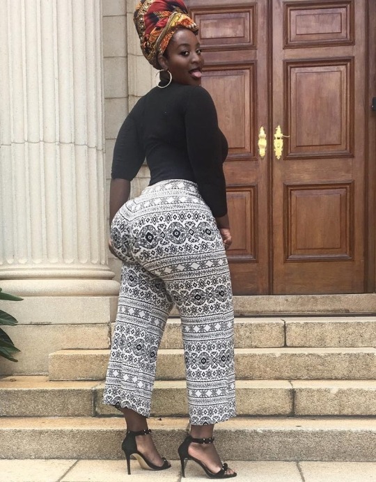 blaccaesar:   kween_afrika  