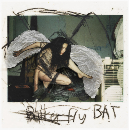 disease:  KIKI SMITH / BAT / 2000