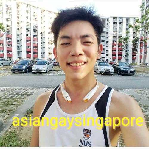 sgview:  singaporegayslut:  asiangaysingapore: HORNY TOP CHINESE DUDE. Wow cutie from NUS :) big dic