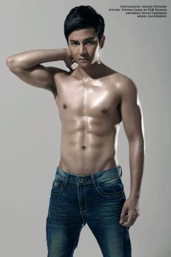 365daysofsexy:  JAK ROBERTO by Ahleks Fusilero 