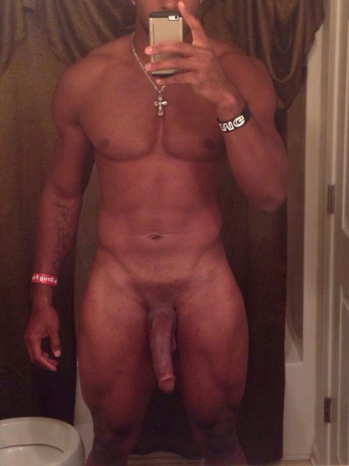 longrubb: black4play: Love that body!! My type of body on a man.